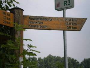Das erste Aschaffenburg-Schild taucht am Main auf